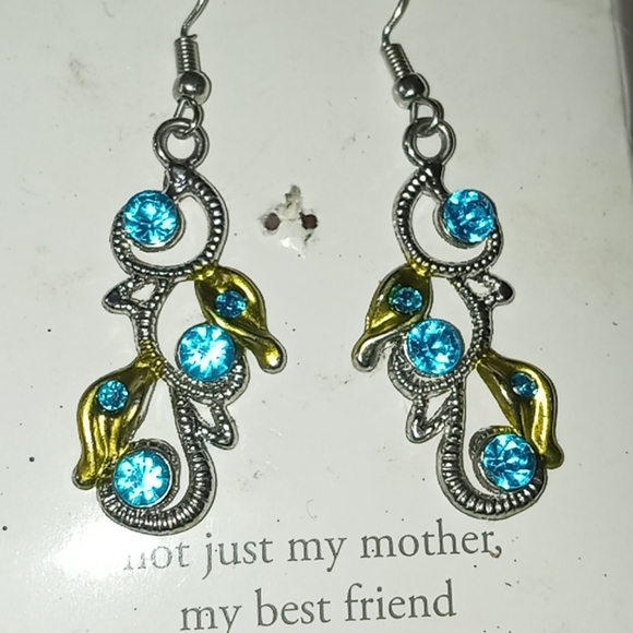 Earing - Picture 2 of 4